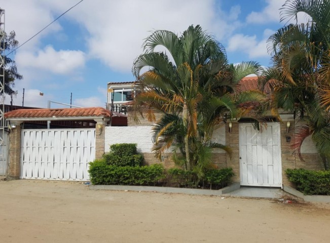A Venda VIVENDA T3 A VENDA NO ZANGO 1