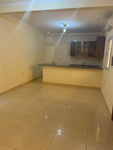 A Venda Vivenda V4 com piscina e anexo, no Projecto Nova Vida, Urbanização Boa Vida.