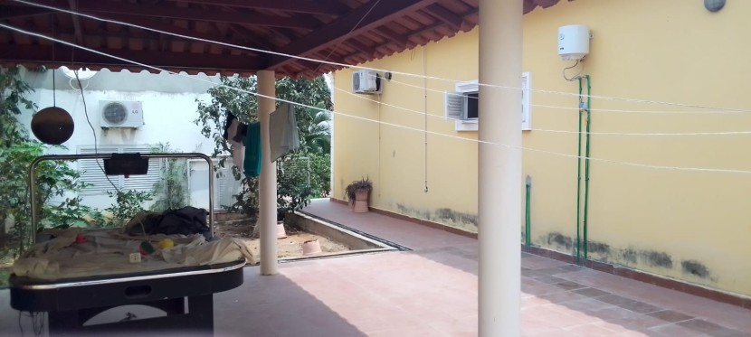 A Venda Vivenda V4 com piscina e anexo, Zona Verde, Benfica.
