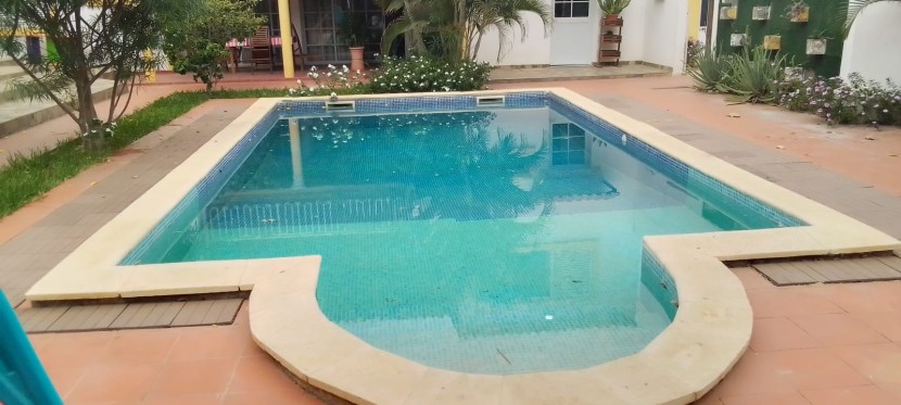 A Venda Vivenda V4 com piscina e anexo, Zona Verde, Benfica.