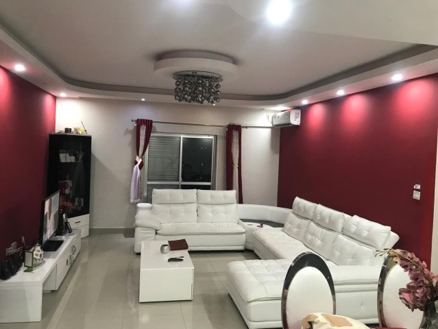 A Venda Excelente Apartamento T3, mobiliado, na Centralidade do Kilamba.