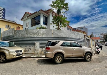 Anúncio Guesthouse mobiliada, nas Ingombotas, centro da cidade.
