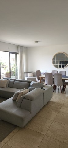 A Venda Apartamento T2, no Condomínio Clássicos do Sul, Benfica.