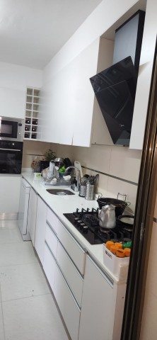 A Venda Apartamento T2, no Condomínio Clássicos do Sul, Benfica.