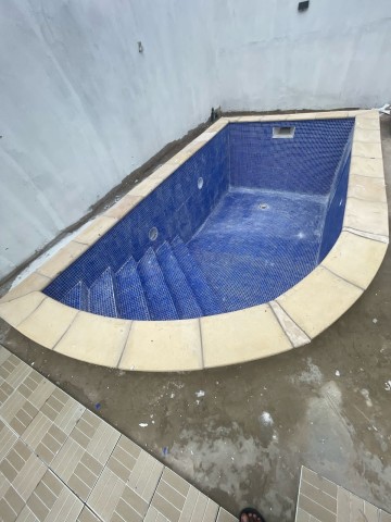 A Venda Moradia T3 com piscina, no Condomínio Bem Morar, Patriota.