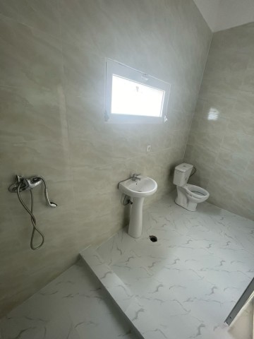A Venda Moradia T3 com piscina, no Condomínio Bem Morar, Patriota.