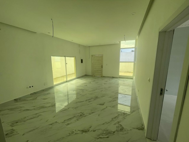 A Venda Moradia T3 com piscina, no Condomínio Bem Morar, Patriota.