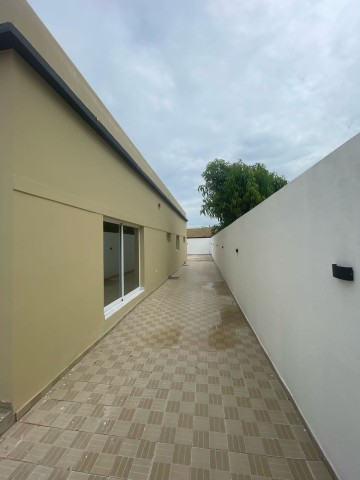 A Venda Moradia T3 com piscina, no Condomínio Bem Morar, Patriota.