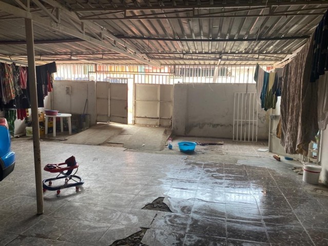 A Venda Moradia T3 com anexo, na Gamek, rua do Hotel Fleuma.