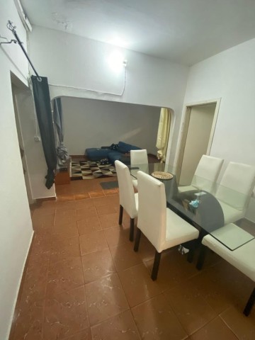 A Venda Moradia T3 com anexo, na Gamek, rua do Hotel Fleuma.