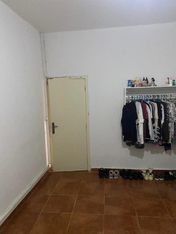 A Venda Moradia T3 com anexo, na Gamek, rua do Hotel Fleuma.