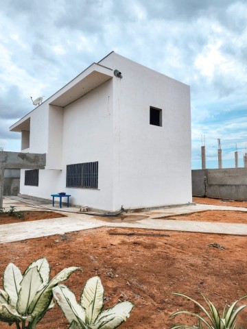 A Venda Moradia V4, na Urbanização Nova Vida, Projecto Nova Vida.