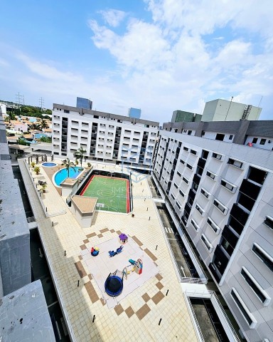 A Venda Excelente apartamento T4 dúplex, mobilado, no Condomínio Laguna Residencial, Talatona.