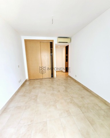 A Venda Apartamento T3, no Condomínio Dolce Vita, Talatona.