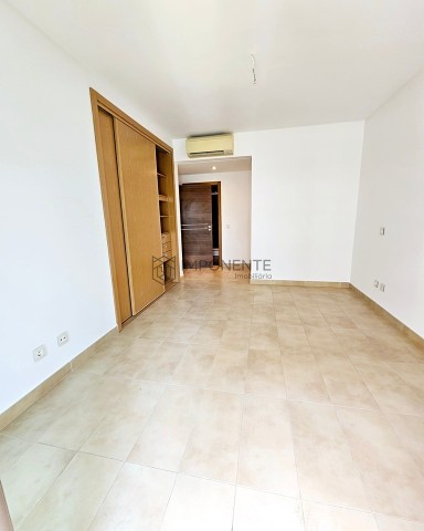 A Venda Apartamento T3, no Condomínio Dolce Vita, Talatona.