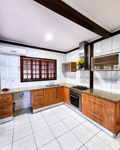 A Venda VIVENDA V4 DUPLEX, NO CONDOMÍNIO FLORENÇA, TALATONA
