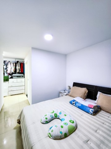 A Venda Apartamento T3, com terraço amplo, disponível para venda no Condomínio Boulevard, via principal do Patriota.