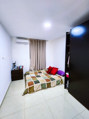 A Venda Apartamento T3, com terraço amplo, disponível para venda no Condomínio Boulevard, via principal do Patriota.