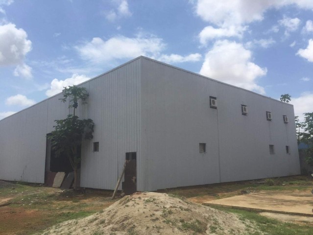 A Venda Nave com cobertura de 1.300m², no Pólo Industrial de Viana.