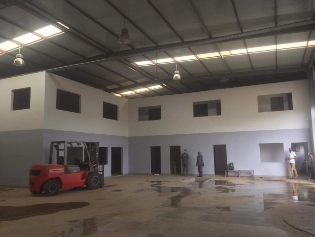 A Venda Nave com cobertura de 1.300m², no Pólo Industrial de Viana.