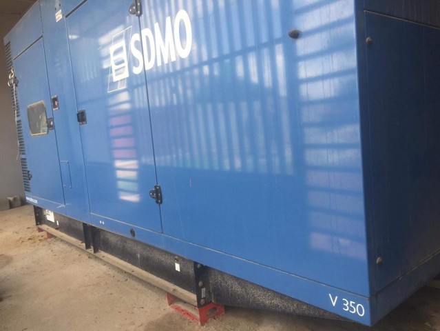 A Venda Nave com cobertura de 1.300m², no Pólo Industrial de Viana.
