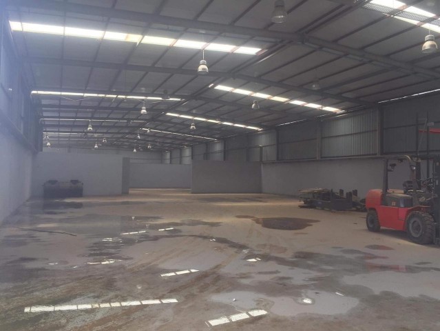 A Venda Nave com cobertura de 1.300m², no Pólo Industrial de Viana.