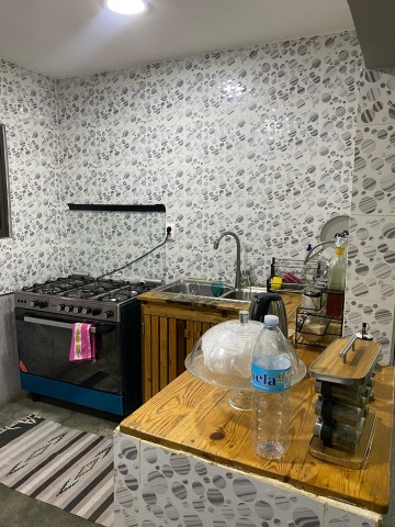 A Venda Vender: Moradia V3, na Maianga, rua 28 de Maio.