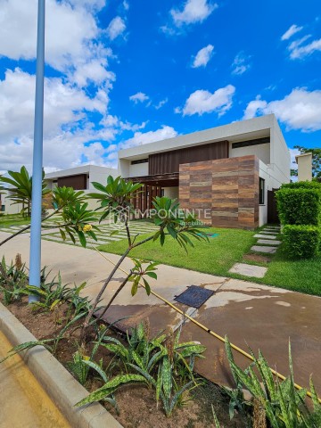 A Venda Vender: Luxuosa Vivenda V4+2 com anexo e piscina, no Condomínio Malunga, ex Privilege Residence, Talatona