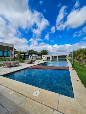 A Venda Vender: Luxuosa Vivenda V4+2 com anexo e piscina, no Condomínio Malunga, ex Privilege Residence, Talatona