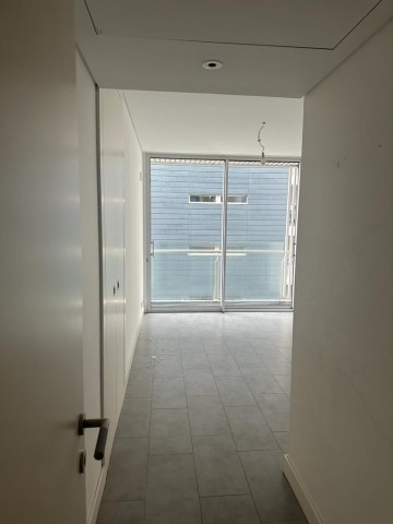 A Venda Arrendar: Apartamento T4, vista mar, no Edifício Sky Residence I, Escom, Kinaxixi.