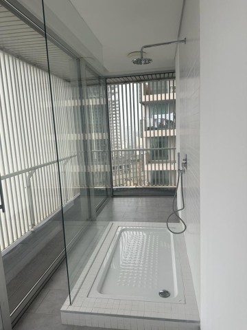A Venda Arrendar: Apartamento T4, vista mar, no Edifício Sky Residence I, Escom, Kinaxixi.