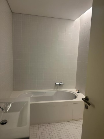 A Venda Arrendar: Apartamento T4, vista mar, no Edifício Sky Residence I, Escom, Kinaxixi.
