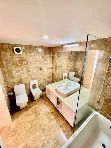 A Venda Vender: Apartamento T3 no edifício Platinum, Ingombota