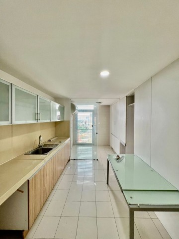 A Venda Vender: Apartamento T3 no edifício Platinum, Ingombota