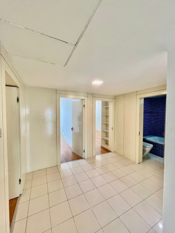 A Venda Vender: Apartamento T3 no edifício Platinum, Ingombota