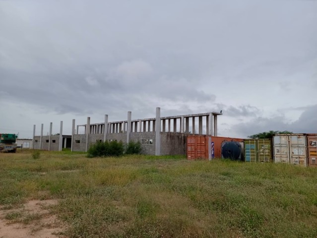 A Venda VENDER: TERRENO COM DUAS NAVE NO INTERIOR, ZONA ECONÓMICA ESPECIAL