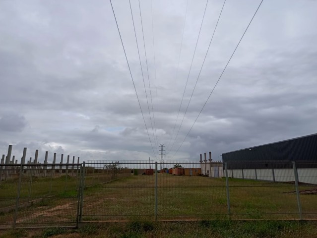A Venda VENDER: TERRENO COM DUAS NAVE NO INTERIOR, ZONA ECONÓMICA ESPECIAL