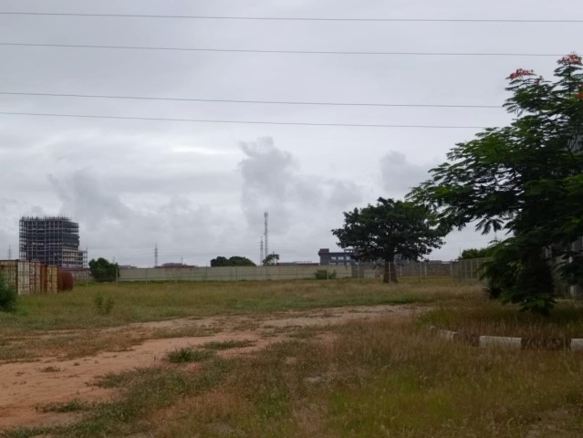A Venda VENDER: TERRENO COM DUAS NAVE NO INTERIOR, ZONA ECONÓMICA ESPECIAL