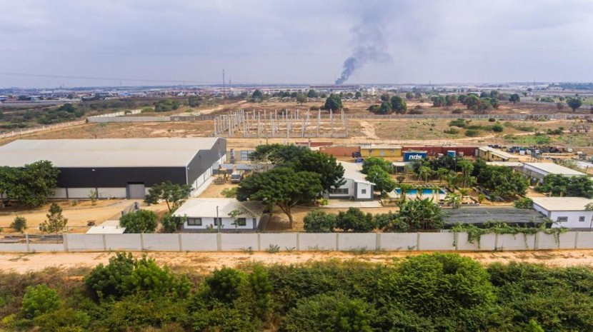 A Venda VENDER: TERRENO COM DUAS NAVE NO INTERIOR, ZONA ECONÓMICA ESPECIAL