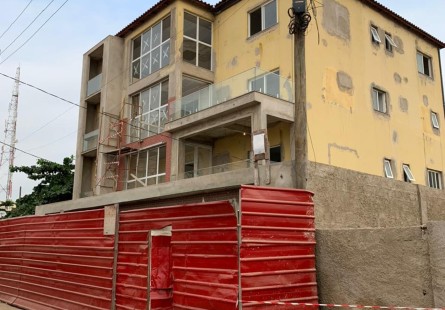 Anúncio EDIFÍCIO DE 4 PISO DISPONÍVEL PARA ARRENDAMENTO