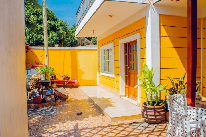 A Venda Arrendar: Vivenda uni-familiar V4, no Camama, por detrás do Edifício Laramel