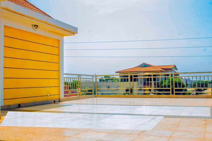 A Venda Arrendar: Vivenda uni-familiar V4, no Camama, por detrás do Edifício Laramel