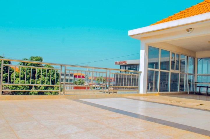 A Venda Arrendar: Vivenda uni-familiar V4, no Camama, por detrás do Edifício Laramel