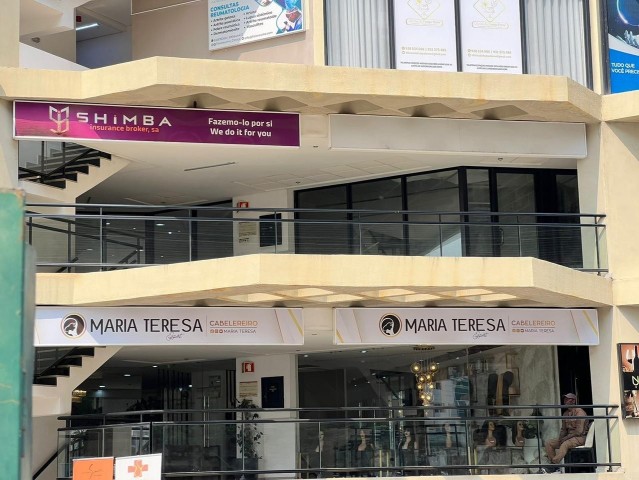 A Venda 2 Lojas no Kero Talatona, defronte ao edifício Masuika Office Plaza.