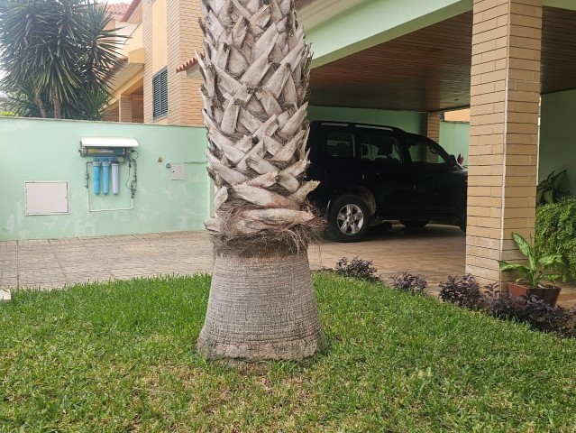 A Venda Vivenda V4 com anexo e piscina, no Condomínio Old Villas, Talatona.