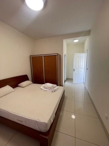 A Venda Vivenda V4, no condomínio Jardim de Rosas, Camama.