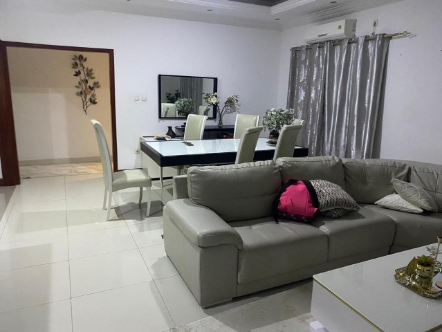 A Venda Vivenda V3 com piscina e anexo, no Condomínio Jardim do Éden, Camama(Mobiliada).