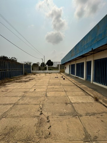 A Venda Estaleiro de 1,2 hectares, na Via Expressa