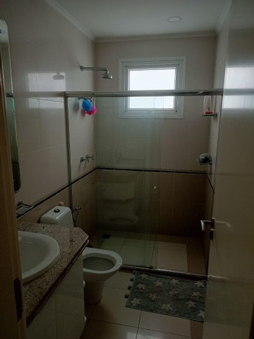 A Venda Luxuosa vivenda V6 com piscina e anexo, mobilada, no Condomínio Riviera, Talatona.