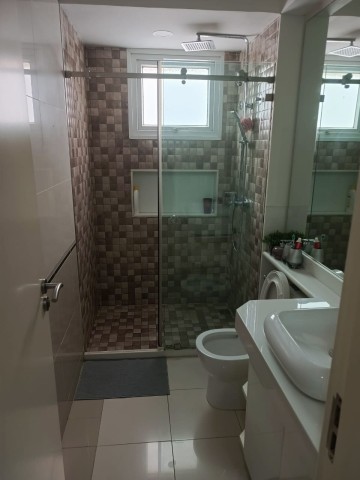 A Venda Luxuosa vivenda V6 com piscina e anexo, mobilada, no Condomínio Riviera, Talatona.